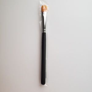 oval camouflage brush